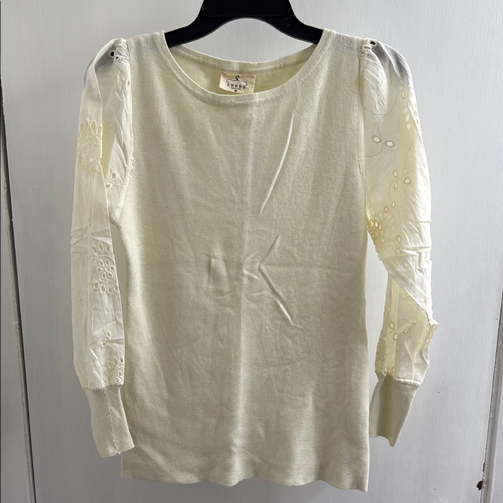Ember Cream/ yellow Puff Sleeve sweater top size medium, NEW